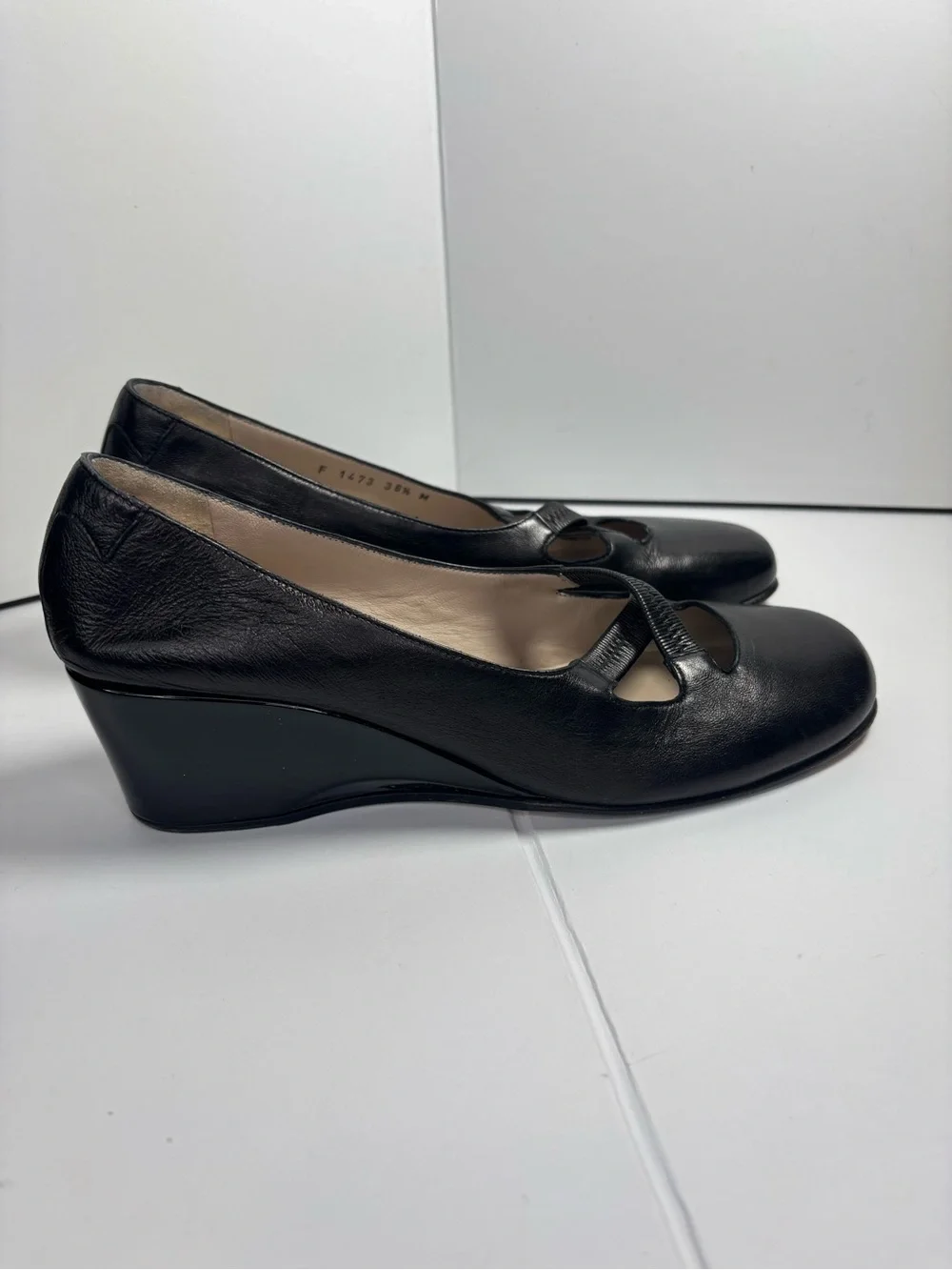 Taryn Rose Black Leather T Strap Wedge Heels Comfort Shoes Italy 8.5